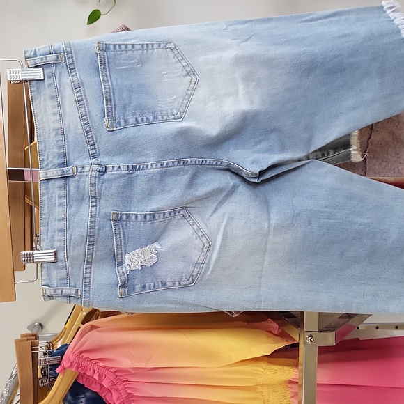 Patchwork Denim Shorts - Picture 3 of 4